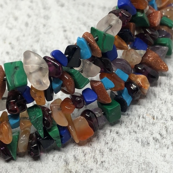 Artisan handmade natural stone chips vibrant colorful coil bracelet - Picture 4 of 5